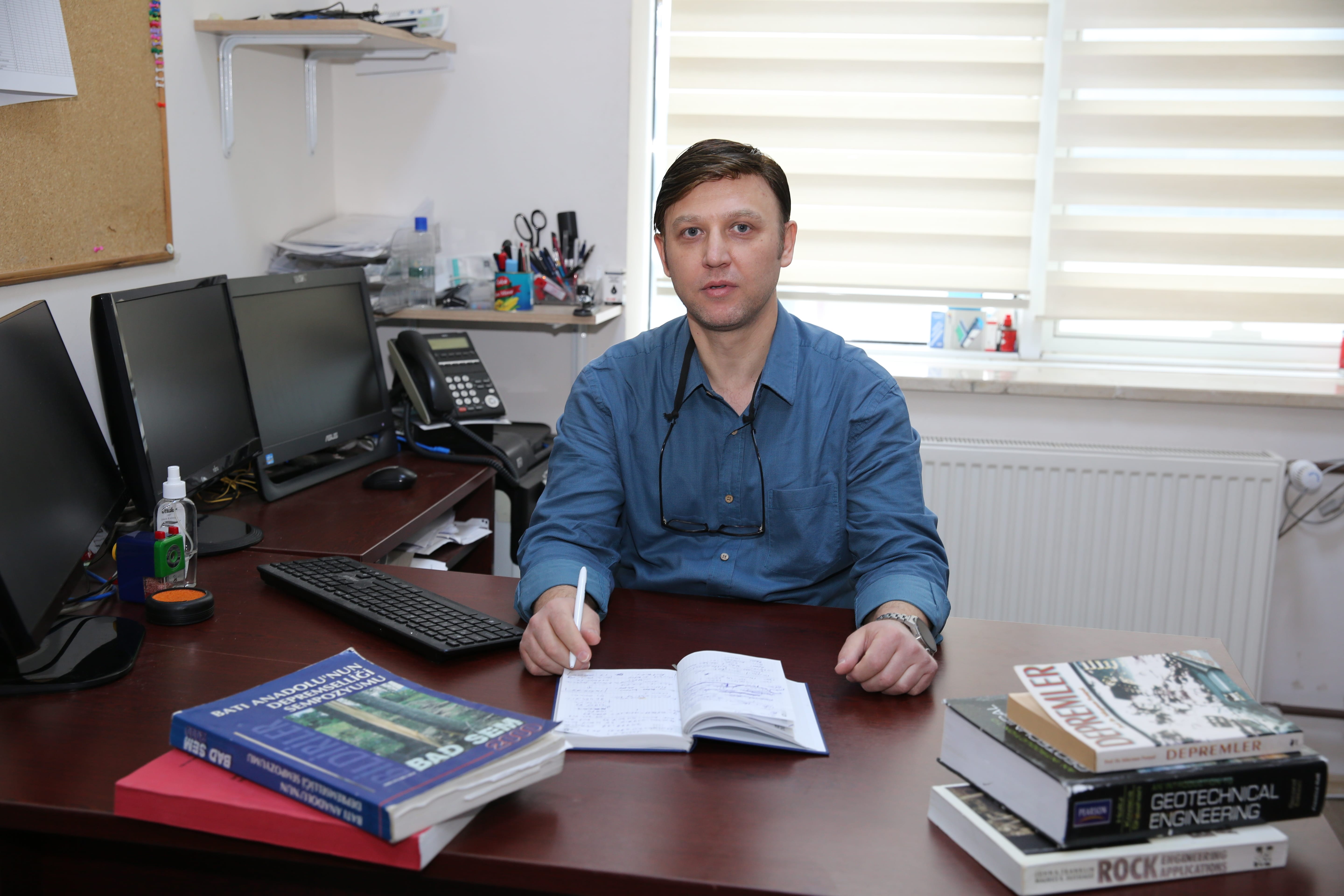 Öğretim Üyesi Resmi